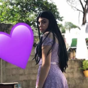 Meet your Posher, Adriana